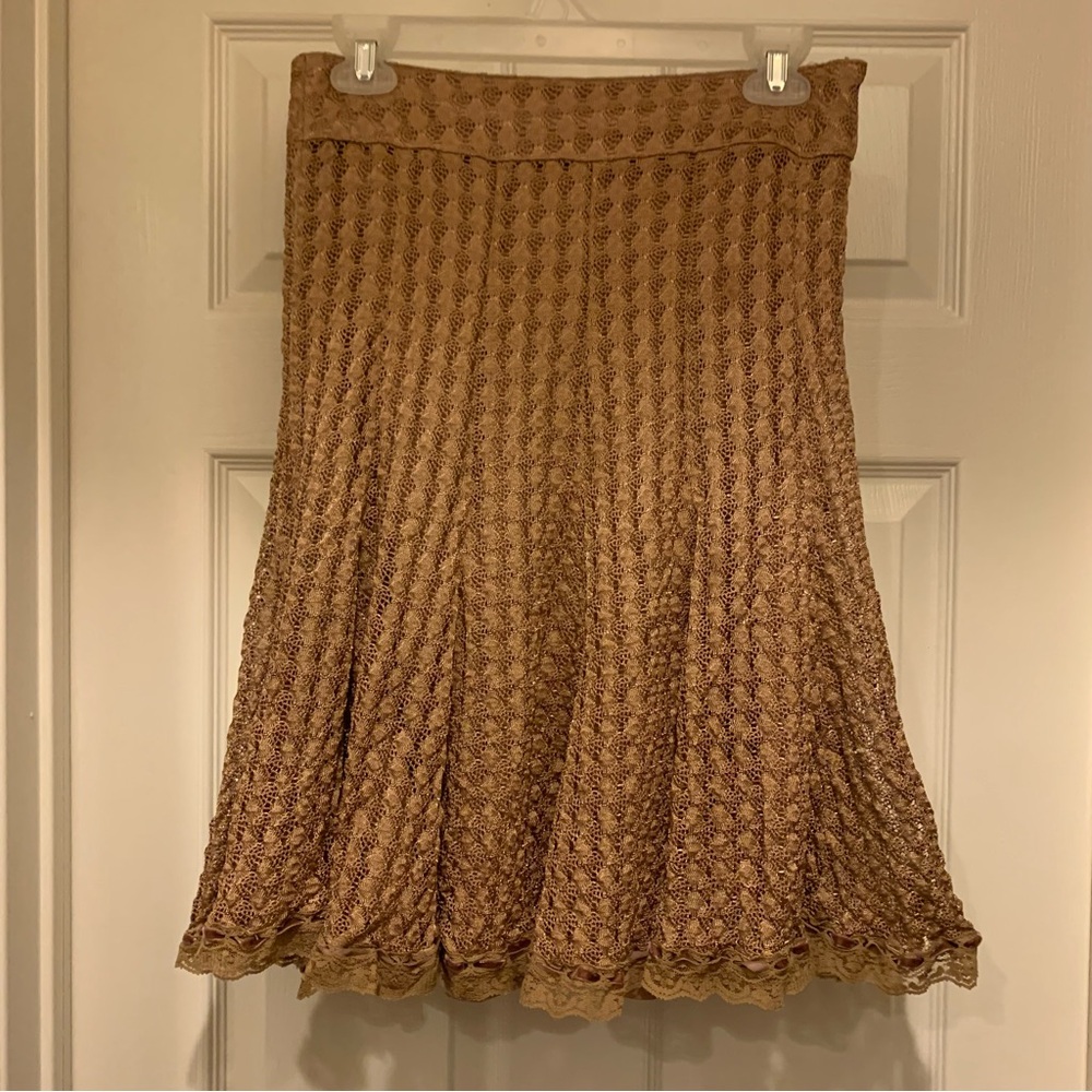 ๐ฅ ๐ฅ ๐ฅ Chic Lace flare Skirt in Tan, Size 6๐ฅ ๐ฅ ๐ฅ - Picture 4 of 4